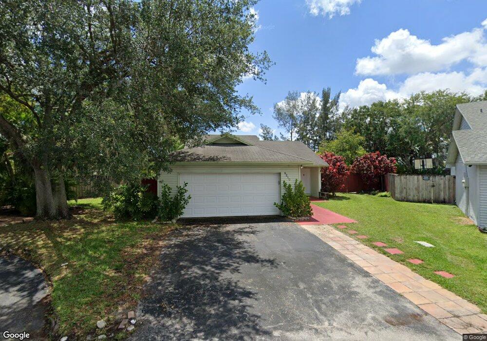8210 SW 41st Ct, Davie, FL 33328 - photo 1