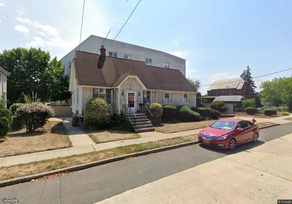 68 Evergreen Ave, Lynbrook, NY 11563 - photo 1