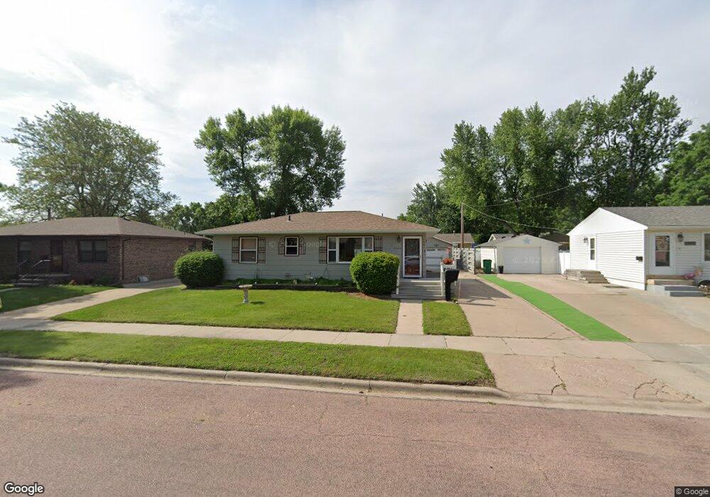 1521 E 5th Ave, Mitchell, SD 57301 - photo 1