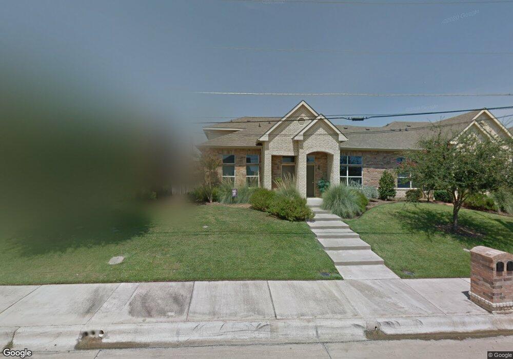 112 SE Dallas St, Grand Prairie, TX 75051 - photo 1