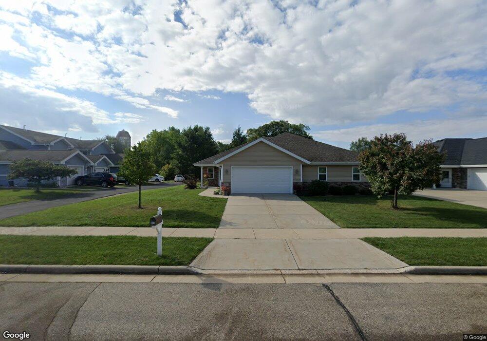 820 Oregon Parks Ave, Oregon, WI 53575 - photo 1