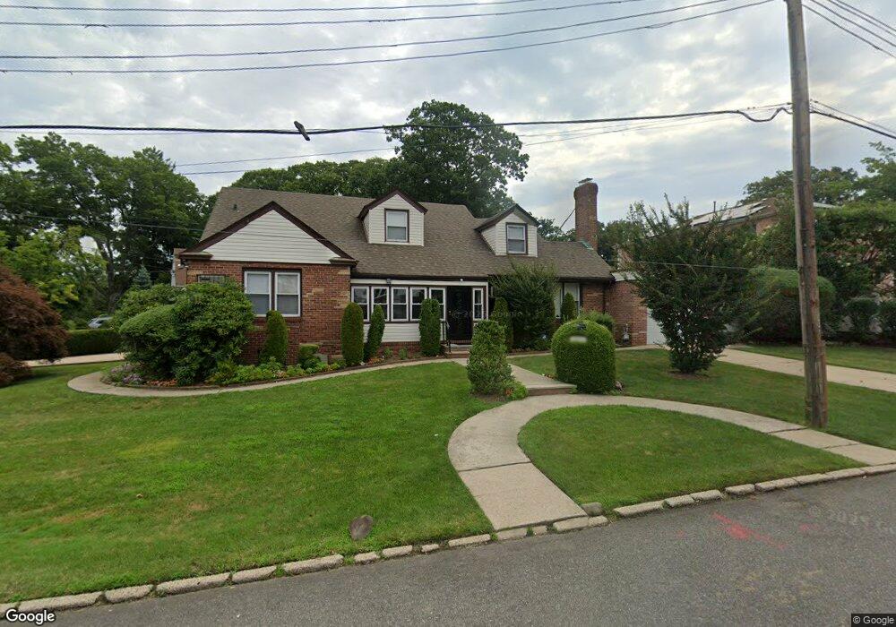 19902 Epsom Course unit pvt, Hollis, NY 11423 - photo 1