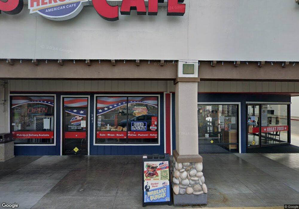 943 NE D St, Grants Pass, OR 97526 - photo 1