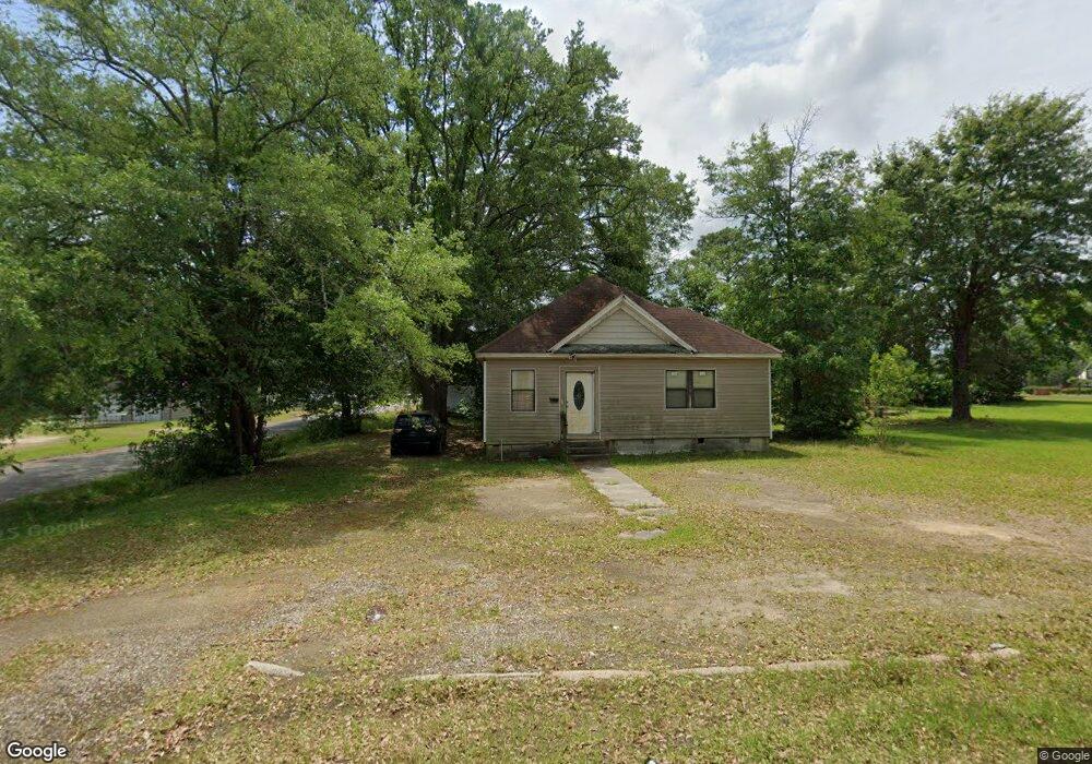 325 E Magnolia St, Fitzgerald, GA 31750 - photo 1