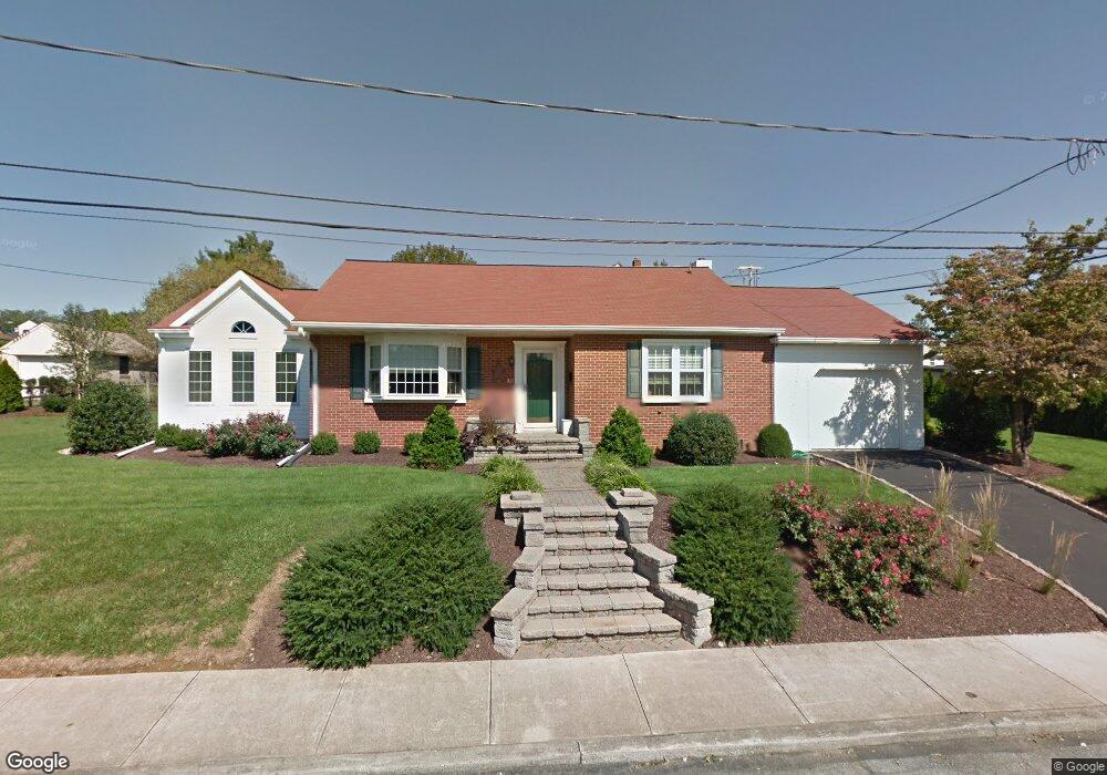 217 Hillcrest Rd, New Holland, PA 17557 - photo 1