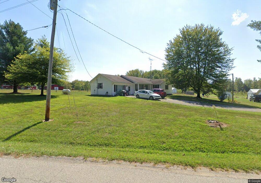 4885 W Deaver Rd, Columbus, IN 47201 - photo 1