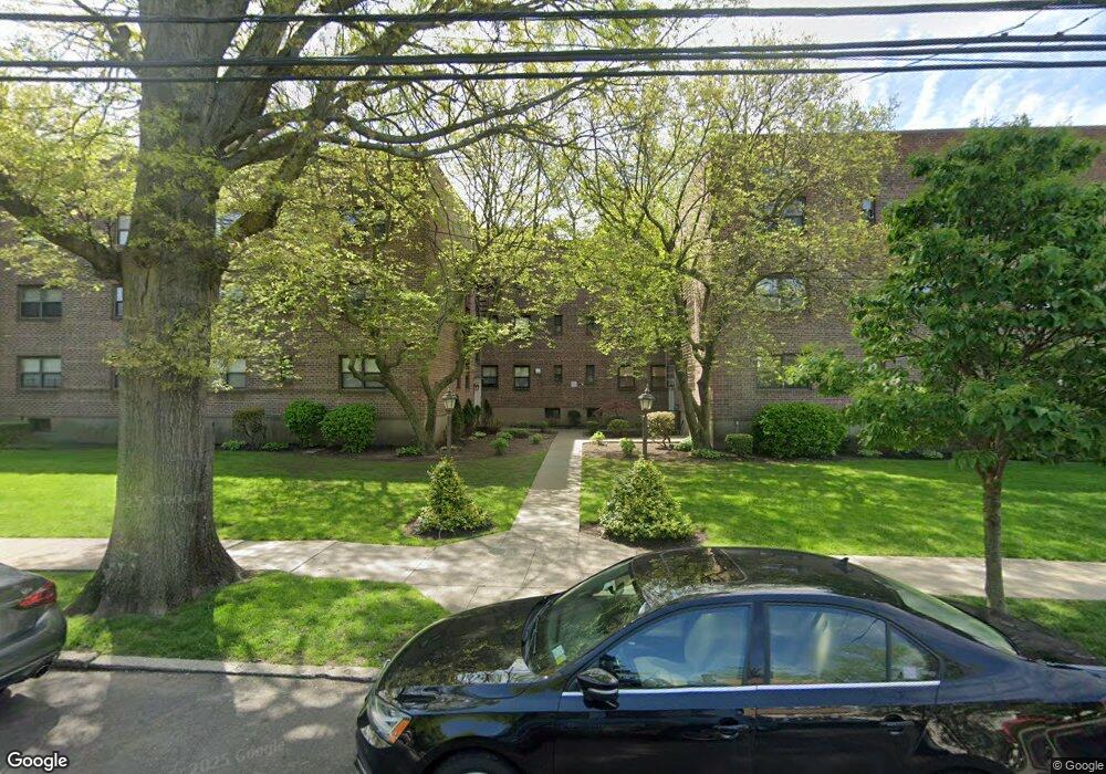 21810 43rd Ave unit 1C, Bayside, NY 11361 - photo 1