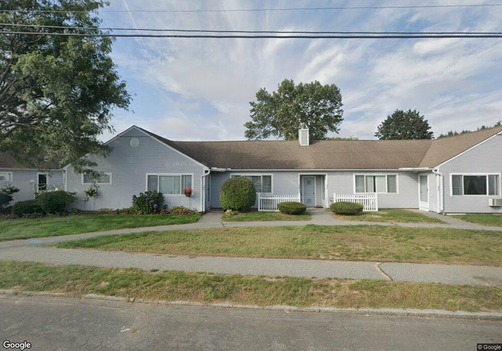 92 Mitchell Dr, Chicopee, MA 01022 - photo 1