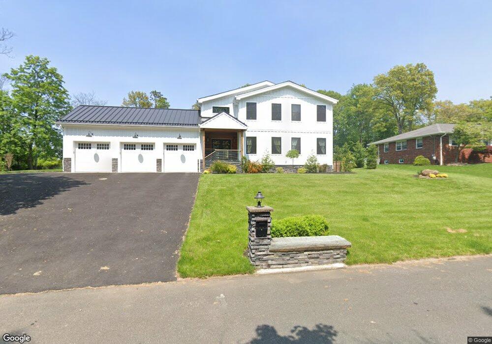 18 Boxwood Dr, Fairfield, NJ 07004 - photo 1