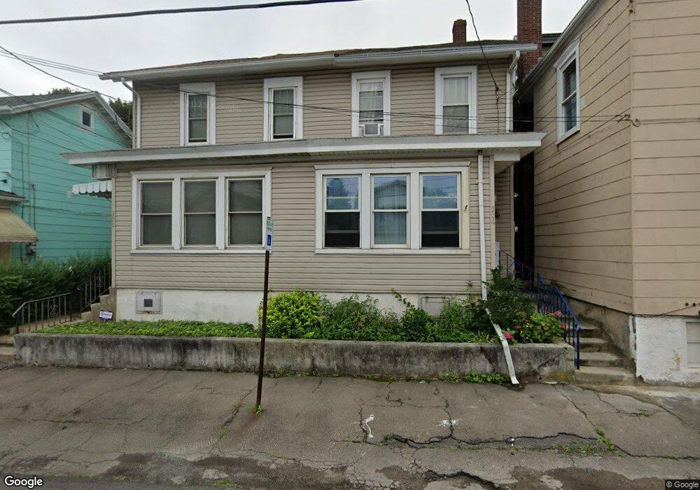 304 E Walnut St, Hazleton, PA 18201 - photo 1
