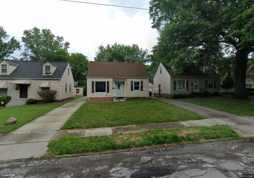 20705 Hansen Rd, Maple Heights, OH 44137 - photo 1