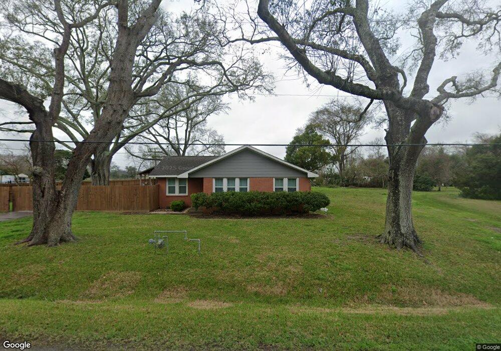 1745 E South St, Alvin, TX 77511 - photo 1
