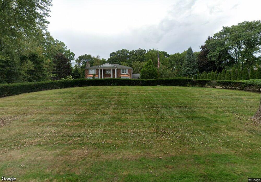 5180 Clarendon Crest St, Bloomfield Hills, MI 48302 - photo 1