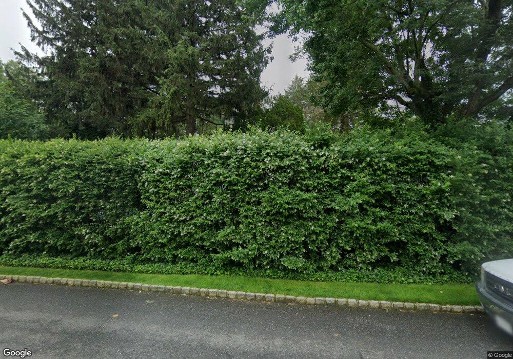 124 Susquehanna Ave, Great Neck, NY 11021 - photo 1