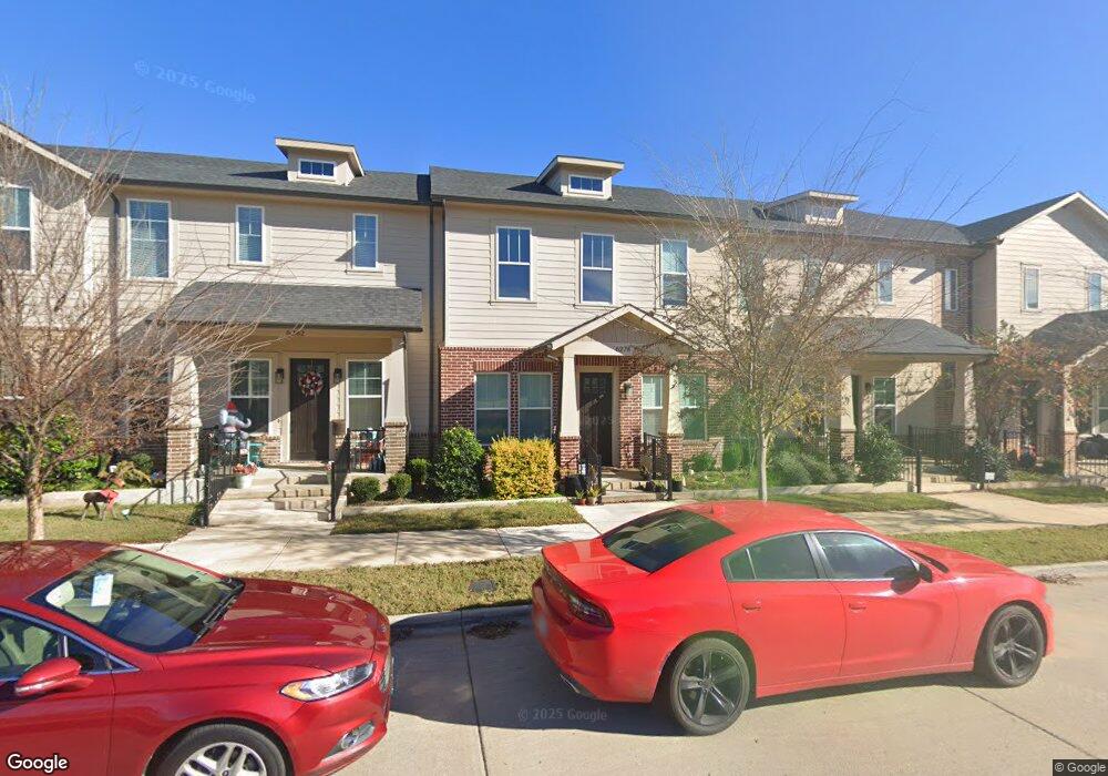 8012 Newman Dr, North Richland Hills, TX 76180 - photo 1