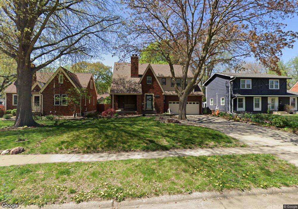 2904 46th St, Des Moines, IA 50310 - photo 1