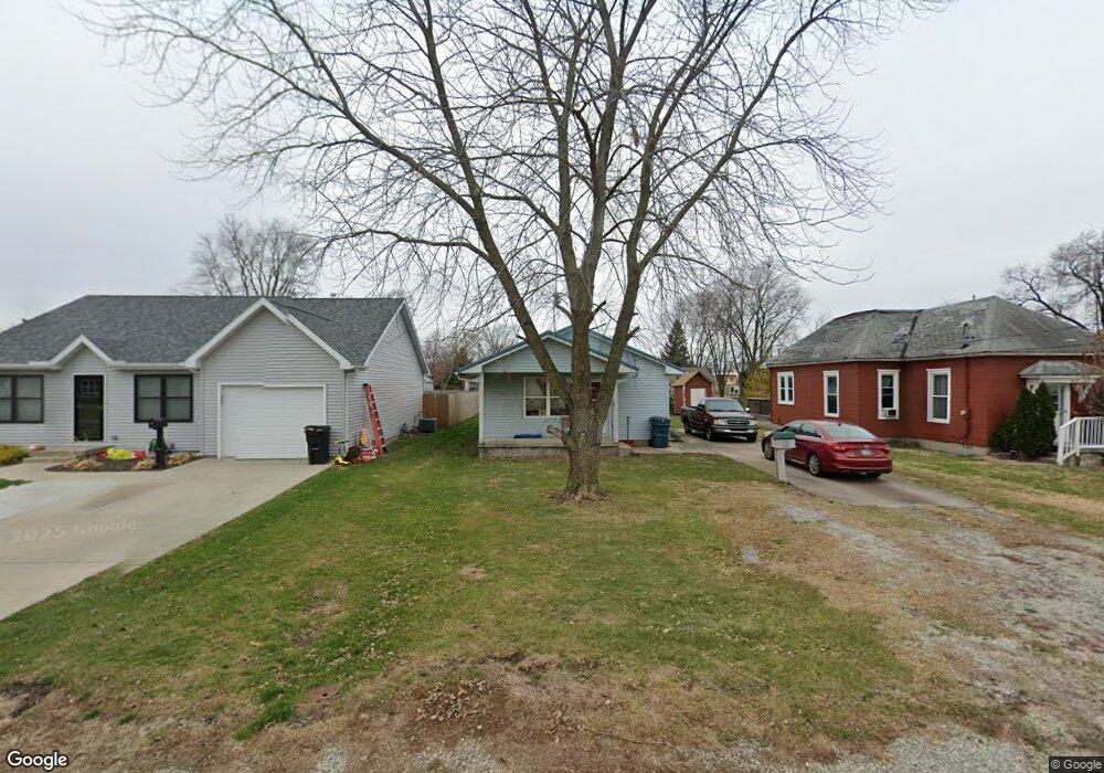 1309 N 10th St, Mattoon, IL 61938 - photo 1