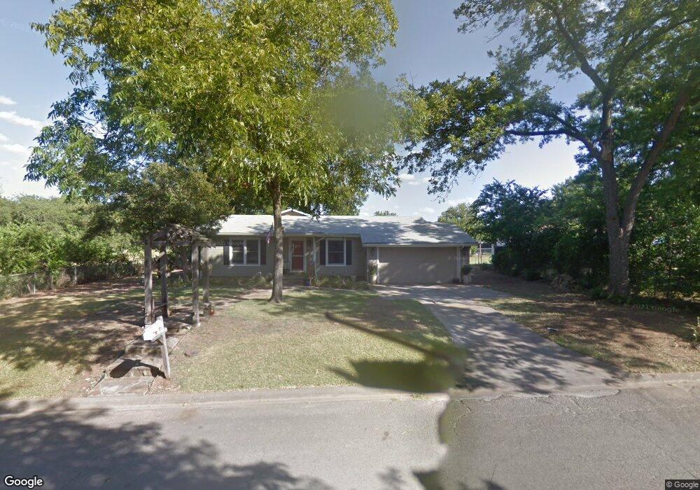 1109 W Lone Star Ave, Cleburne, TX 76033 - photo 1