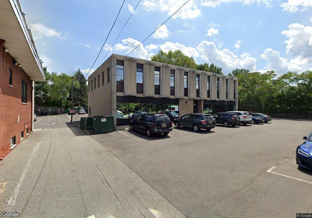 17-10 Fair Lawn Ave unit 1, Fair Lawn, NJ 07410 - photo 1