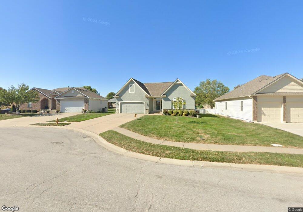 712 Redtop Ln, Raymore, MO 64083 - photo 1