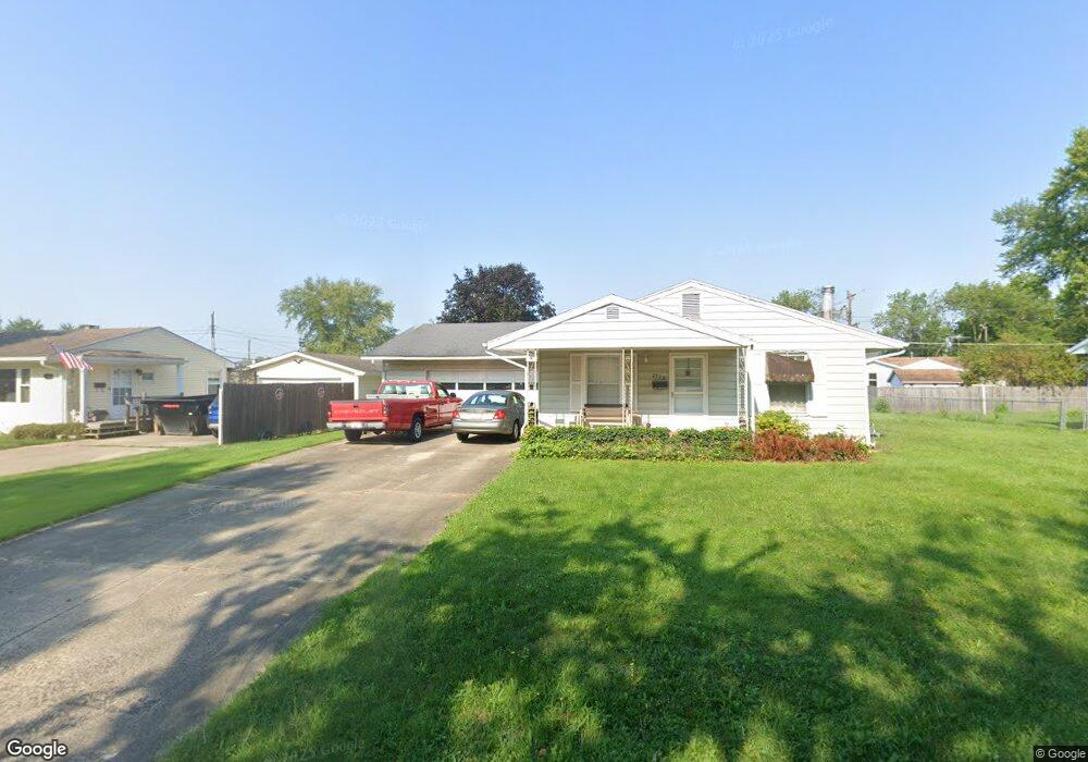 2732 Beech Dr, Columbus, IN 47203 - photo 1