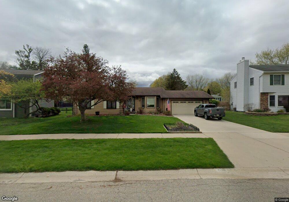 2201 Briarhill Dr, Lansing, MI 48917 - photo 1