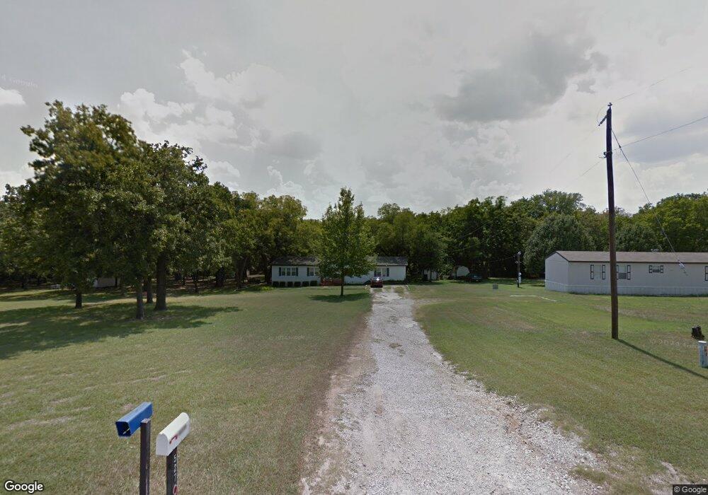 527 Mill Creek Ct, Azle, TX 76020 - photo 1