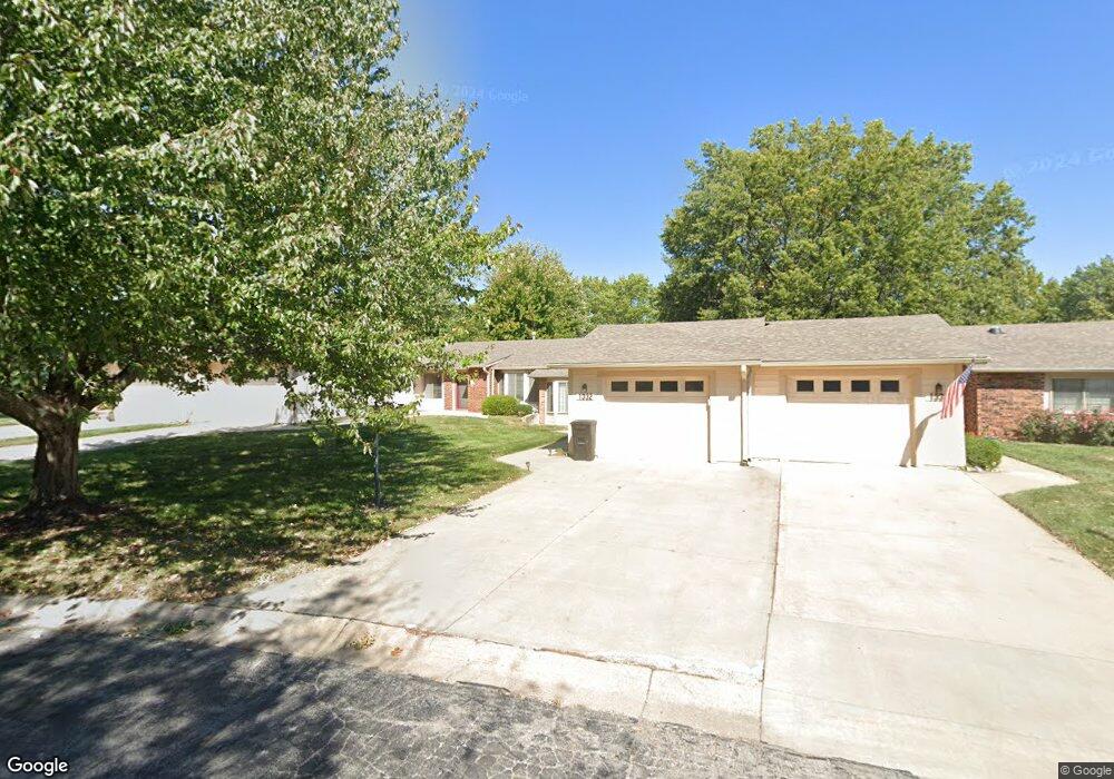 1334 W Jenkins Blvd, Raymore, MO 64083 - photo 1