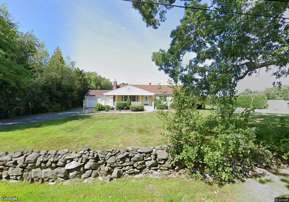 122 Birch Swamp Rd, Warren, RI 02885 - photo 1