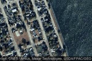 709 Pearl St, Sabula, IA 52070