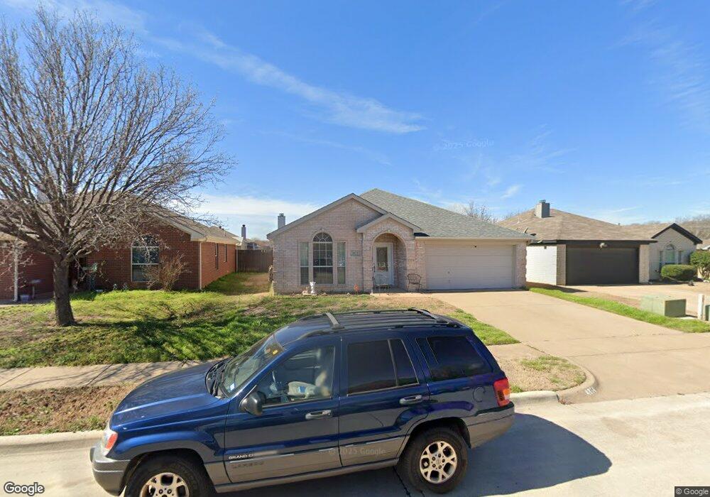 4814 Topaz Ln, Granbury, TX 76049 - photo 1