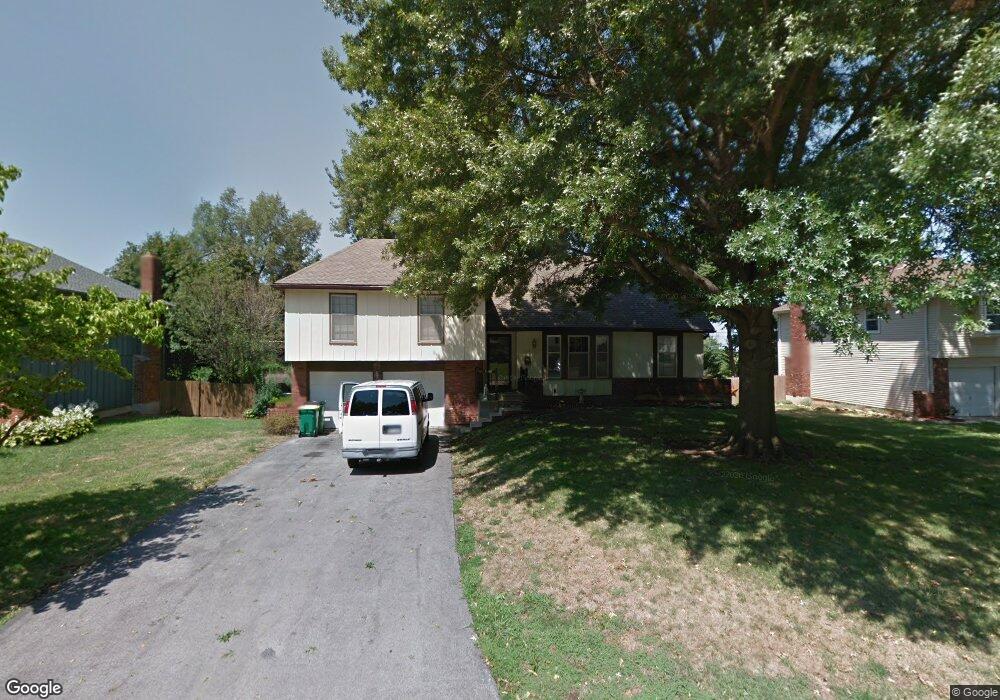 4714 Bluejacket St, Shawnee, KS 66203 - photo 1