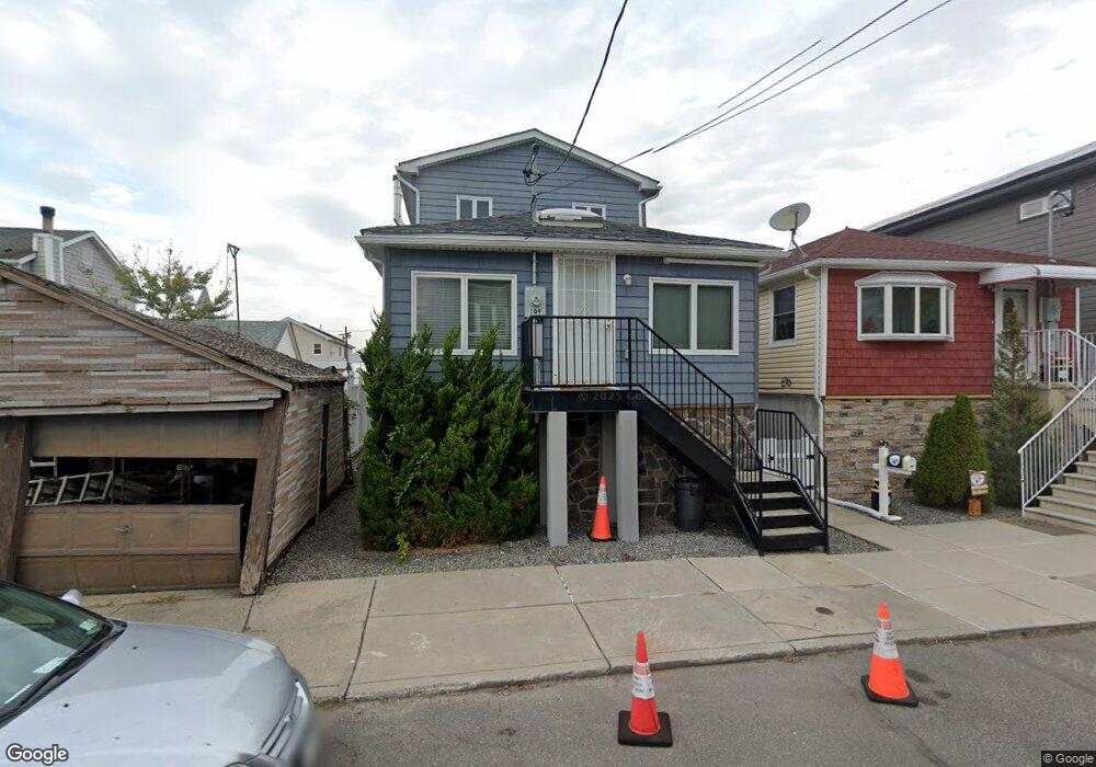 109 E 8th Rd, Broad Channel, NY 11693 - photo 1