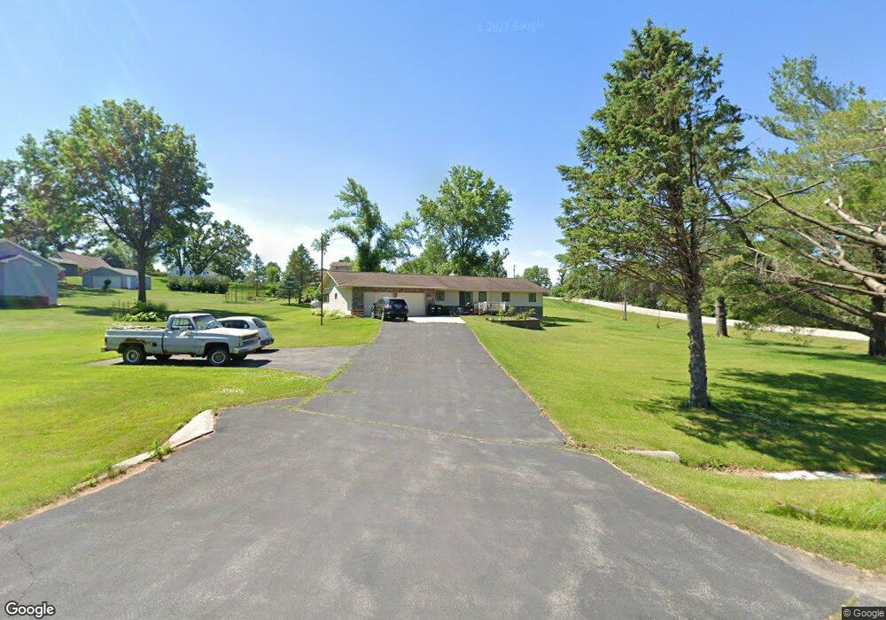 6411 Russell Dr, Cedar Rapids, IA 52405 - photo 1