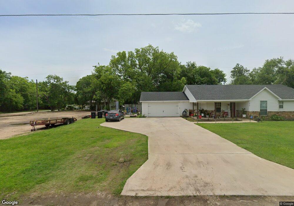 610 Robbins St, Cleburne, TX 76031 - photo 1