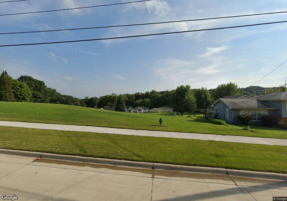 1315 O Ave NW, Cedar Rapids, IA 52405 - photo 1