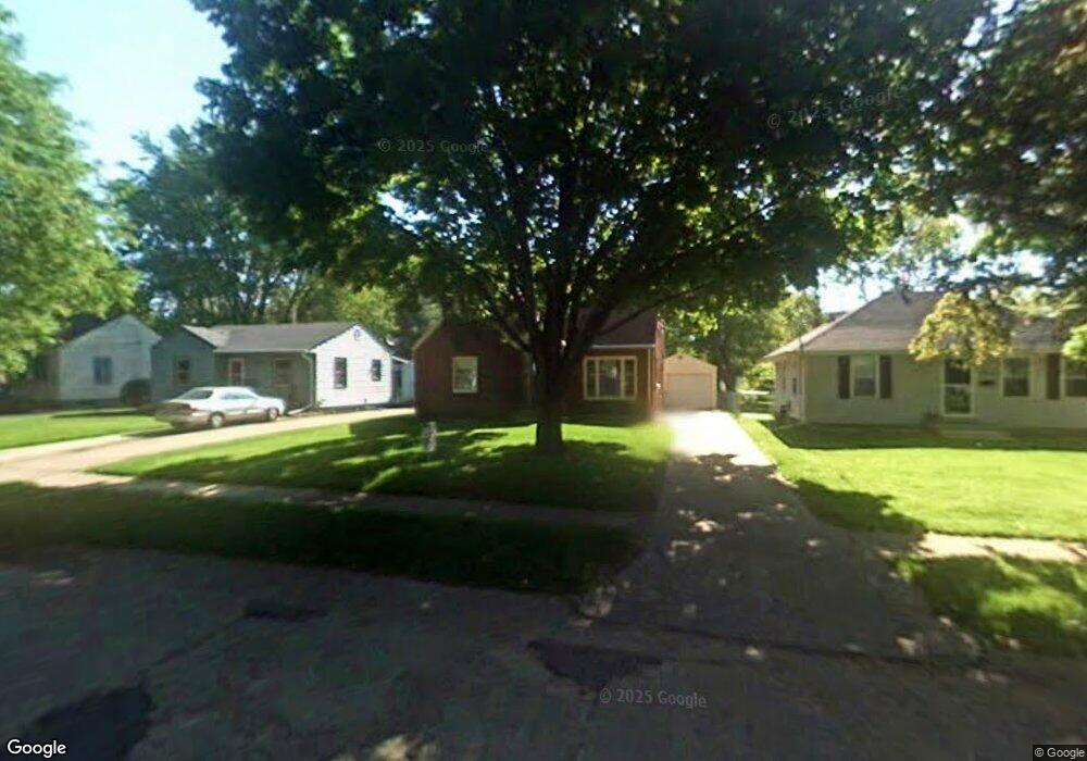 3921 41st St, Des Moines, IA 50310 - photo 1