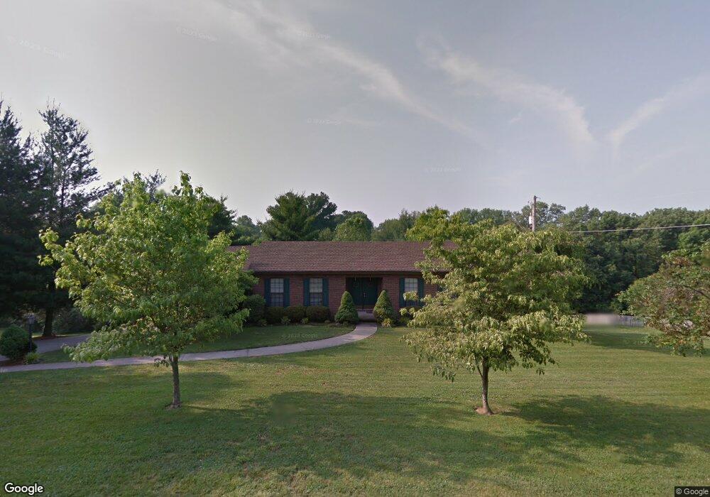 112 Farmbrook Cir, Frankfort, KY 40601 - photo 1