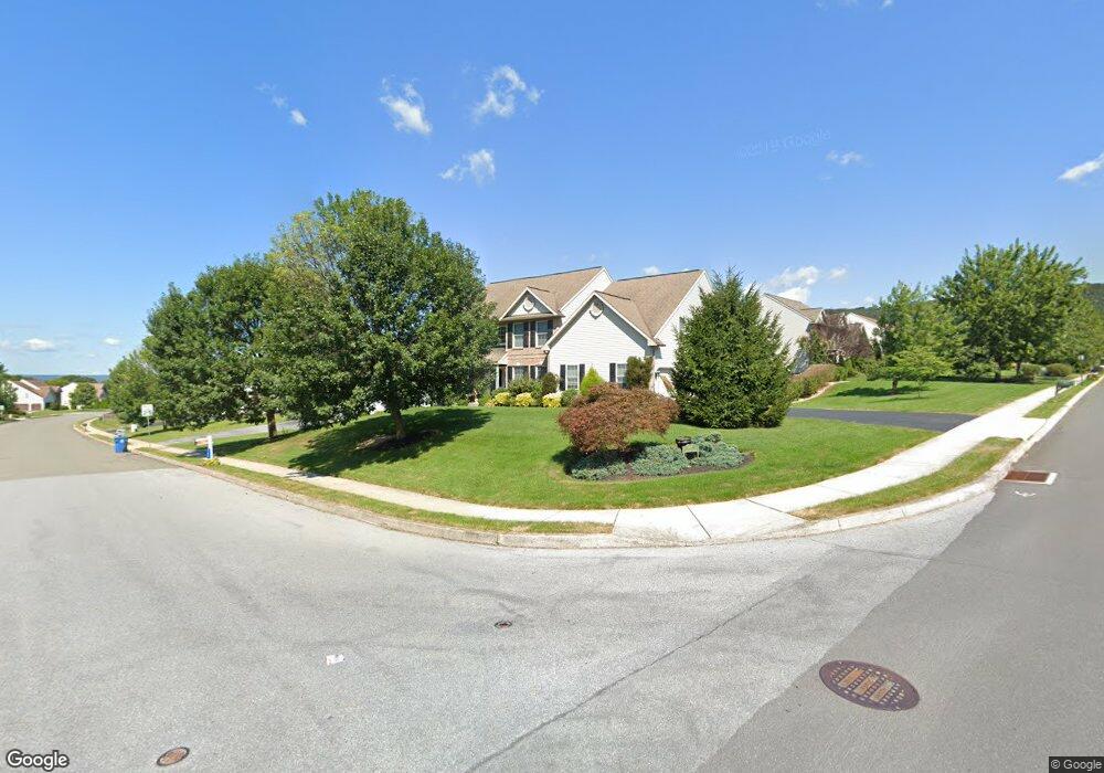 707 Farmingdale Dr, Douglassville, PA 19518 - photo 1