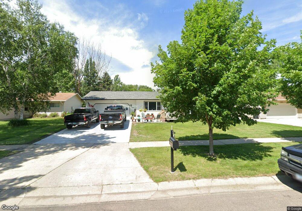 1817 18th St S, Fargo, ND 58103 - photo 1