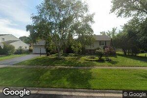 2S119 Apache Dr, Wheaton, IL 60189