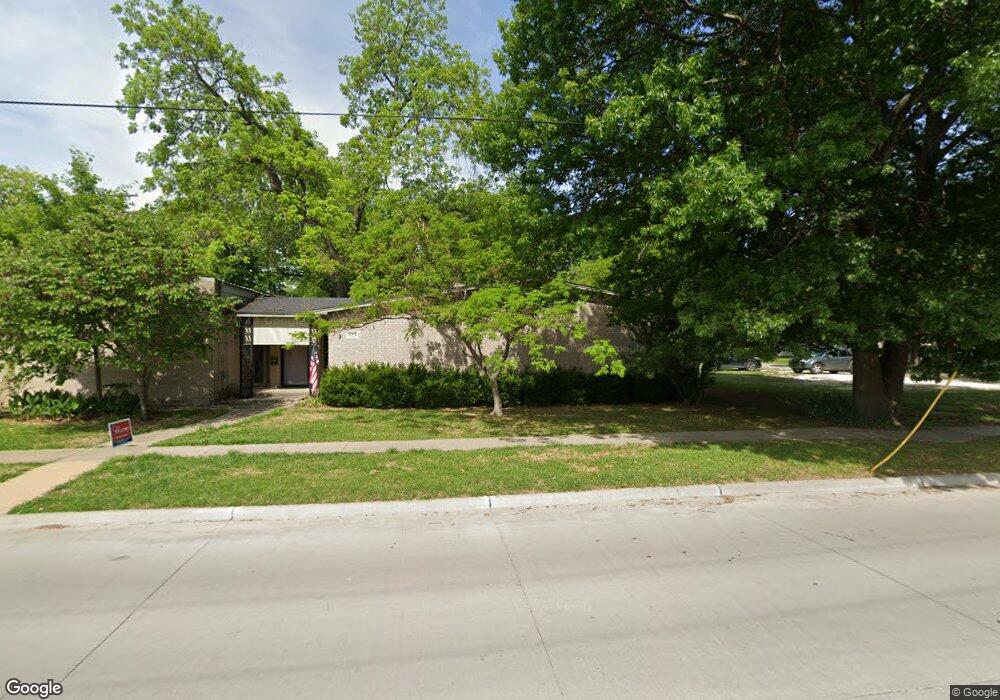 323 S Lindsay St, Gainesville, TX 76240 - photo 1