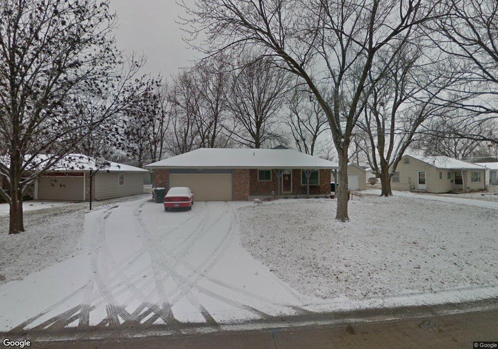2533 SW Shunga Dr, Topeka, KS 66611 - photo 1