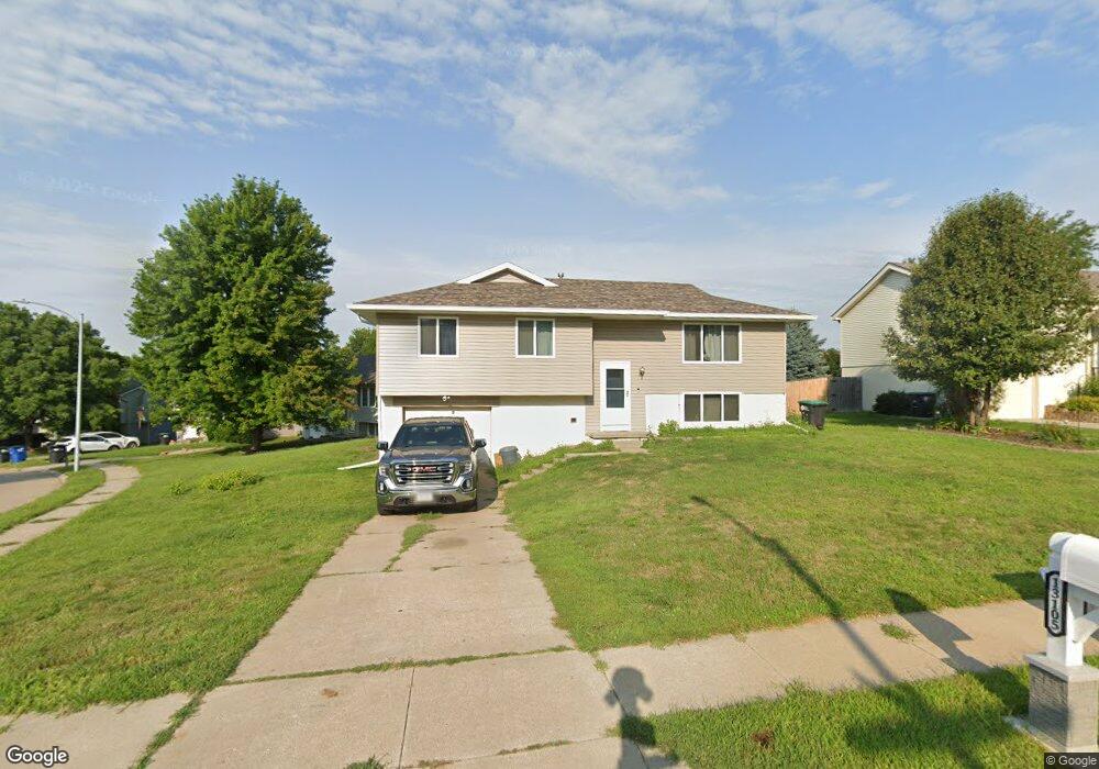 13105 Boyd Cir, Omaha, NE 68164 - photo 1