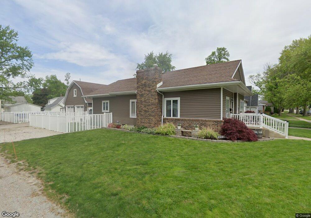 1121 S 14th St, Mattoon, IL 61938 - photo 1