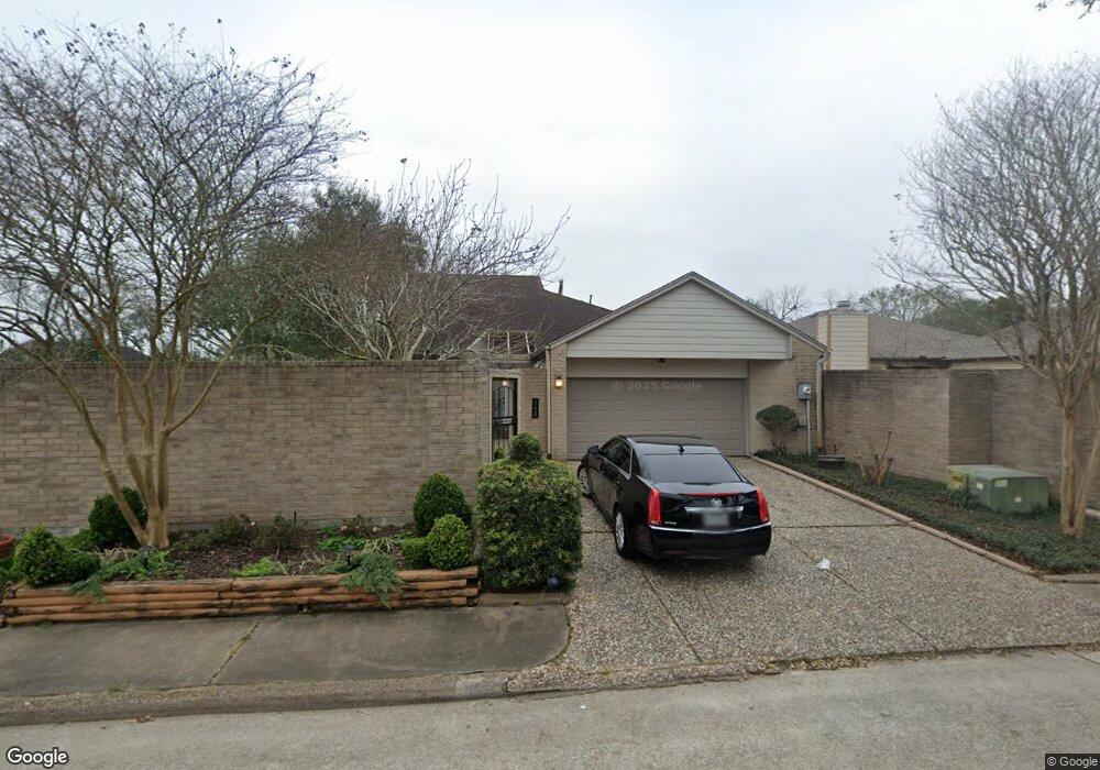 406 Towne Ct, Alvin, TX 77511 - photo 1