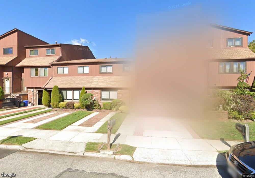 68 Gateway Dr unit 68, Staten Island, NY 10304 - photo 1