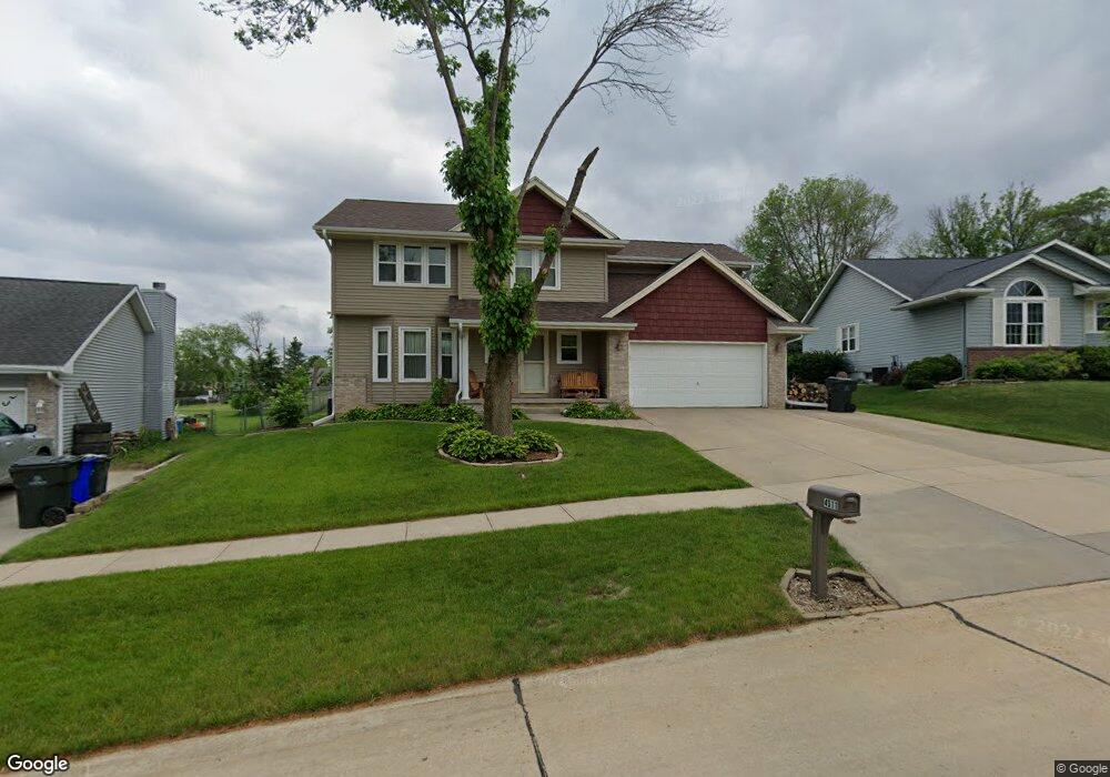 4511 Pearl Ave NW, Cedar Rapids, IA 52405 - photo 1