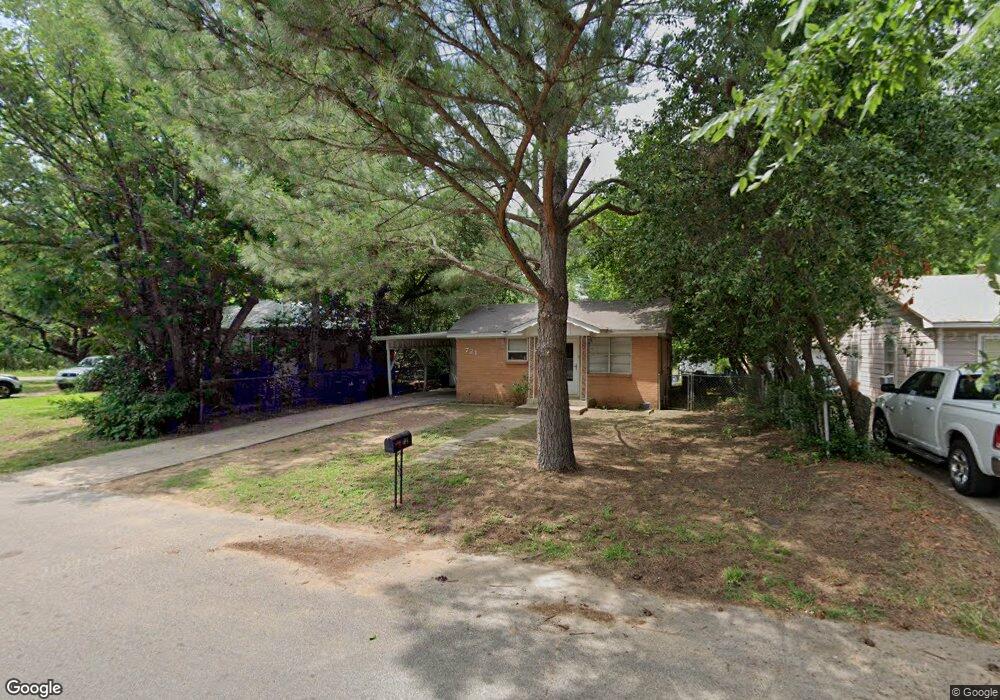 721 W Hanna St, Denison, TX 75020 - photo 1