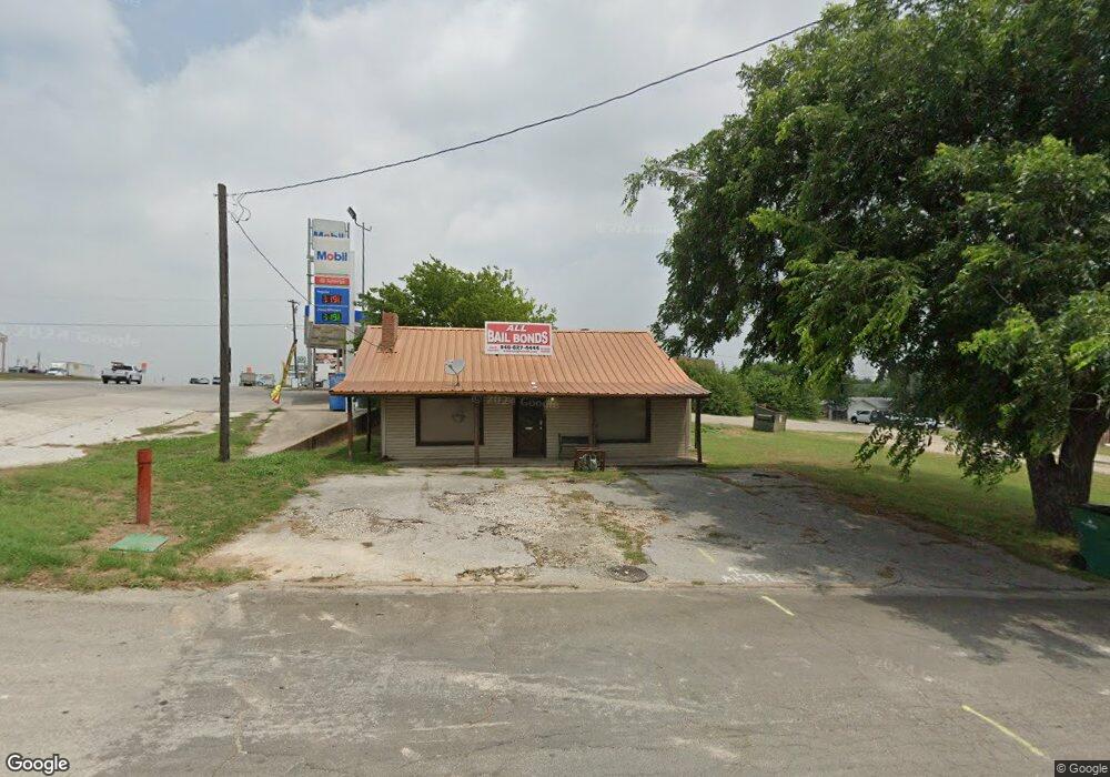 902 W Main St, Decatur, TX 76234 - photo 1